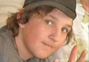 Sin im uzeo auto bez pitanja pa ga prijavili policiji da se nauči pameti: 17-godišnjak završio u zatvoru iz kog nikad nije izašao, ono što mu se desilo ledi krv Sin im uzeo auto bez pitanja pa ga prijavili policiji da se nauči pameti: 17-godišnjak završio u zatvoru iz kog nikad nije izašao, ono što mu se desilo ledi krv