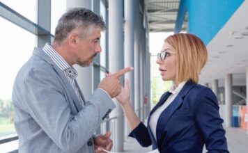 Šta uraditi kad vas neko vređa i ponižava: Dovoljno je samo da povučete ova 2 poteza Šta uraditi kad vas neko vređa i ponižava: Dovoljno je samo da povučete ova 2 poteza