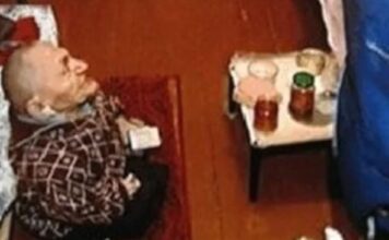 Svet je u čudu gledao venčanje Koste od 63 centimetra i njegove supruge Lidije od 160 centimetara: Za vreme ceremonije držala ga je u naručju Svet je u čudu gledao venčanje Koste od 63 centimetra i njegove supruge Lidije od 160 centimetara: Za vreme ceremonije držala ga je u naručju