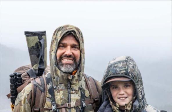 Trampov unuk napunio 13 godina, a ljudi ne mogu da prestanu da pljuju po njegovom ocu: Zbog toga što mu je u ruke dao sporni predmet, nazivaju to bolesnim Trampov unuk napunio 13 godina, a ljudi ne mogu da prestanu da pljuju po njegovom ocu: Zbog toga što mu je u ruke dao sporni predmet, nazivaju to bolesnim