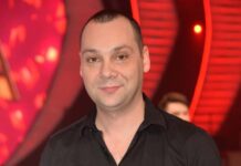 U rukama više nije bilo mjesta: Darko Filipović bakšiš lijepio na čelo FOTO U rukama više nije bilo mjesta: Darko Filipović bakšiš lijepio na čelo FOTO