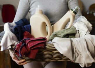 Ubacite u veš mašinu ova 2 sastojka i pustite je da odradi na 90 stepeni: Odeća će mirisati kao nikada do tada Ubacite u veš mašinu ova 2 sastojka i pustite je da odradi na 90 stepeni: Odeća će mirisati kao nikada do tada