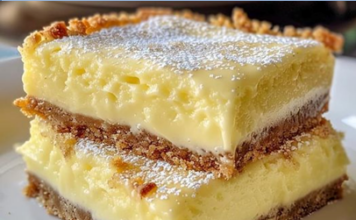 VANILIJA KOCKE S KREMOM – nježne, mirisne i topive u ustima 😍✨ Savršen spoj mekog biskvita i svilenkaste kreme koji osvaja na prvi zalogaj 💛