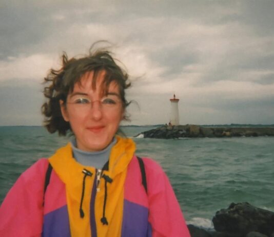 Veru je 11 godina muž varao sa rođenom sestrom: Najbolniji deo se desio dok sam sahranjivala rođenu majku Veru je 11 godina muž varao sa rođenom sestrom: Najbolniji deo se desio dok sam sahranjivala rođenu majku