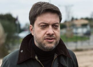 “Viđao sam ljude koji svašta rade na terasi, ali ovo još nisam: Kad sam komšiji ispod pokazao šta mu to smrdi i curi od stanara iznad, zabezeknuo se” "Viđao sam ljude koji svašta rade na terasi, ali ovo još nisam: Kad sam komšiji ispod pokazao šta mu to smrdi i curi od stanara iznad, zabezeknuo se"