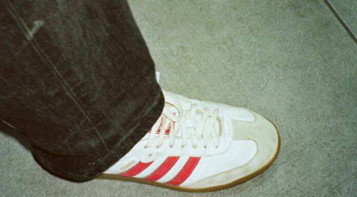 Ako su vam dosadile Adidas Sambe, ovaj novi bordo model još niste videli Ako su vam dosadile Adidas Sambe, ovaj novi bordo model još niste videli
