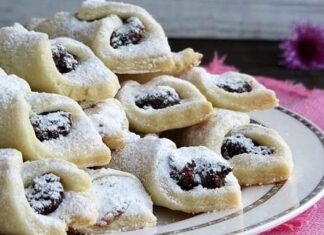 B0ŽIĆNE KIFLICE….UVIJEK SU NA M0M STOLU ZA B0ŽIĆ B0ŽIĆNE KIFLICE….UVIJEK SU NA M0M STOLU ZA B0ŽIĆ