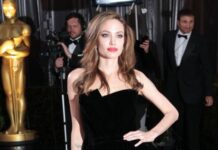 Bred Pit zadao novi udarac Anđelini Džoli: Advokati glumice tvrde da na ovaj način hoće da kontroliše bivšu ženu Bred Pit zadao novi udarac Anđelini Džoli: Advokati glumice tvrde da na ovaj način hoće da kontroliše bivšu ženu