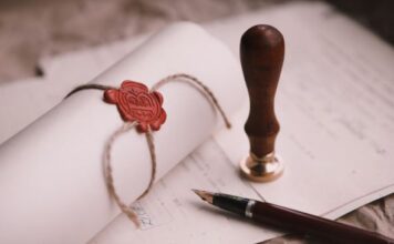 Brinula sam o bolesnoj majci, a kad je umrla u fioci sam našla dokument koji me je razorio: Bolje da nikad nisam saznala istinu Brinula sam o bolesnoj majci, a kad je umrla u fioci sam našla dokument koji me je razorio: Bolje da nikad nisam saznala istinu