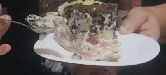 Brza torta koja se pravi za 30 minuta a biće centar vaše slavske trpeze: Jednostavna, lagana i svečana Brza torta koja se pravi za 30 minuta a biće centar vaše slavske trpeze: Jednostavna, lagana i svečana