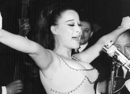 Ceo Kan je gledao u prelepu Oliveru, a žene su vrištale kada je uradila ovo: O tome se i danas priča, nakon skoro 60 godina Ceo Kan je gledao u prelepu Oliveru, a žene su vrištale kada je uradila ovo: O tome se i danas priča, nakon skoro 60 godina