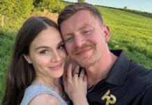 Ćerka Gordona Remzija zadala svekrvi najniži udarac: Sve je počelo zbog banalnog razloga, a od muža ima punu podršku za skandalozno ponašanje Ćerka Gordona Remzija zadala svekrvi najniži udarac: Sve je počelo zbog banalnog razloga, a od muža ima punu podršku za skandalozno ponašanje