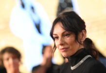 Ćerka Slobode Mićalović krenula njenim stopama: Debitovala na velikom platnu, reakcije šokiraju – Nisam bila oduševljena idejom da ona uopšte ulazi u ovaj svet Ćerka Slobode Mićalović krenula njenim stopama: Debitovala na velikom platnu, reakcije šokiraju - Nisam bila oduševljena idejom da ona uopšte ulazi u ovaj svet