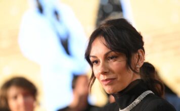 Ćerka Slobode Mićalović krenula njenim stopama: Debitovala na velikom platnu, reakcije šokiraju – Nisam bila oduševljena idejom da ona uopšte ulazi u ovaj svet Ćerka Slobode Mićalović krenula njenim stopama: Debitovala na velikom platnu, reakcije šokiraju - Nisam bila oduševljena idejom da ona uopšte ulazi u ovaj svet