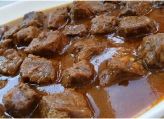 ČUVENI KUHAR OTKRIO RECEPT ZA PRAVI GULAŠ: Zbog 1 sastojka meso bude mekano kao duša, a saft preukusan ČUVENI KUHAR OTKRIO RECEPT ZA PRAVI GULAŠ: Zbog 1 sastojka meso bude mekano kao duša, a saft preukusan