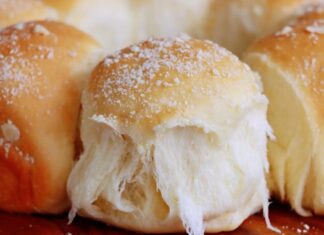 Danas želim podijeliti recept za hljeb koji je posebno mekan i pahuljast, sa nježnom i svilenkastom teksturom. Ovo je jedan od mojih omiljenih hljebova! Danas želim podijeliti recept za hljeb koji je posebno mekan i pahuljast, sa nježnom i svilenkastom teksturom. Ovo je jedan od mojih omiljenih hljebova!