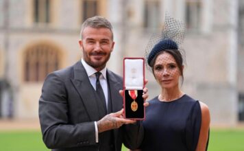 Dejvid Bekam postao vitez, ali svi su gledali u izdanje Viktorije Bekam Dejvid Bekam postao vitez, ali svi su gledali u izdanje Viktorije Bekam