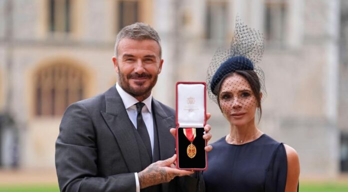 Dejvid Bekam postao vitez, ali svi su gledali u izdanje Viktorije Bekam Dejvid Bekam postao vitez, ali svi su gledali u izdanje Viktorije Bekam