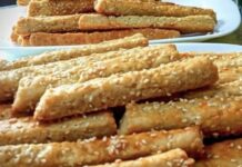 Domaći susam grisini – jednostavni sastojci, tri pleha slasnih grickalica Domaći susam grisini – jednostavni sastojci, tri pleha slasnih grickalica