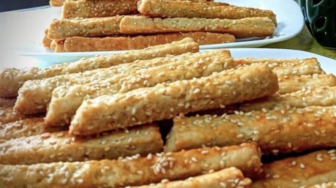 Domaći susam grisini – jednostavni sastojci, tri pleha slasnih grickalica Domaći susam grisini – jednostavni sastojci, tri pleha slasnih grickalica