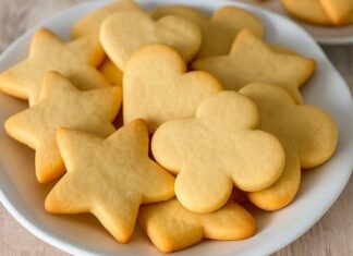 🍪 JEDNOSTAVNI STARINSKI PRAZNIČNI KEKSIĆI – Bogati mirisom maslaca, nježne teksture i predivnih oblika – probudite praznično raspoloženje! Savršeni za poklone, uz čaj ili kafu