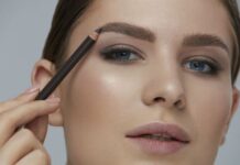 Greške u šminkanju zbog kojih izgledate starije: Šminkeri su otkrili u čemu žene najviše greše, nesvesne da tako sebi dodaju godine Greške u šminkanju zbog kojih izgledate starije: Šminkeri su otkrili u čemu žene najviše greše, nesvesne da tako sebi dodaju godine