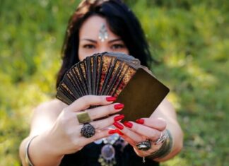 Horoskop za decembar po ciganskim kartama: Za jedan znak će ovo biti ključni mesec sa ogromnim životnim promenama Horoskop za decembar po ciganskim kartama: Za jedan znak će ovo biti ključni mesec sa ogromnim životnim promenama