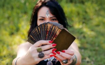 Horoskop za decembar po ciganskim kartama: Za jedan znak će ovo biti ključni mesec sa ogromnim životnim promenama Horoskop za decembar po ciganskim kartama: Za jedan znak će ovo biti ključni mesec sa ogromnim životnim promenama