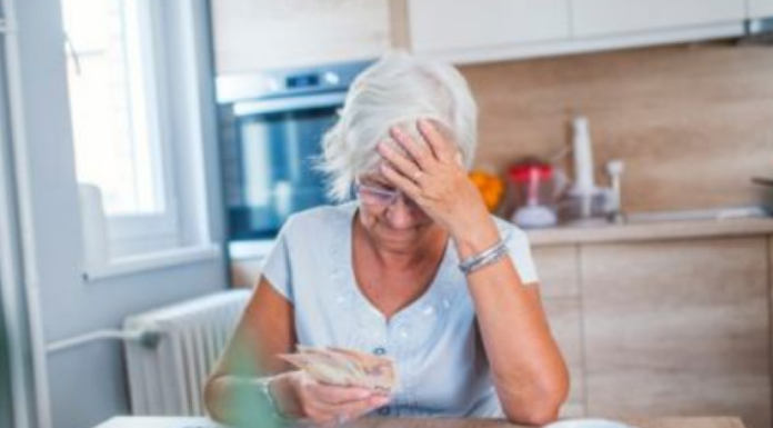 Imate 20 godina radnog staža i bili ste prijavljeni na minimalac? 0VAJ lZN0S PENZlJE M0ŽETE 0ČEKlVATl… Imate 20 godina radnog staža i bili ste prijavljeni na minimalac? 0VAJ lZN0S PENZlJE M0ŽETE 0ČEKlVATl…