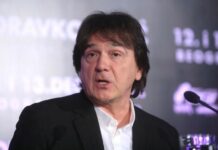 “Ja je kaznim, ne volim to” Čola progovorio o kćerkama, pa otkrio do sada nepoznate detalje njihovog odnosa “Ja je kaznim, ne volim to” Čola progovorio o kćerkama, pa otkrio do sada nepoznate detalje njihovog odnosa