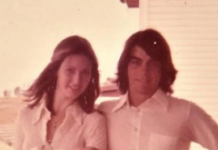 Kad sam pronašla staru fotografiju moje majke shvatila zašto je u 56. umrla od alkohola: Videla sam s kim je na slici i noge mi se odsekle Kad sam pronašla staru fotografiju moje majke shvatila zašto je u 56. umrla od alkohola: Videla sam s kim je na slici i noge mi se odsekle