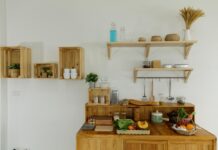 Kako napraviti viseće police od starih drvenih gajbica: Jednostavnim koracima uz malo alata osvežićete prostoriju Kako napraviti viseće police od starih drvenih gajbica: Jednostavnim koracima uz malo alata osvežićete prostoriju