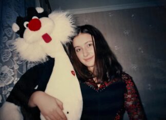 Kristina je imala 16 godina kada ju je seksualno napao momak od 20 godina: “30 godina sam to krila u tajnosti, a od njegovih reči mi se i danas povraća” Kristina je imala 16 godina kada ju je seksualno napao momak od 20 godina: "30 godina sam to krila u tajnosti, a od njegovih reči mi se i danas povraća"