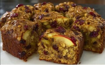 MEKAN I SOČAN KOLAČ OD JABUKA 🍎 mirisno začinjen cimetom, pun brusnica i oraha – bez šećera i bez griže savjesti