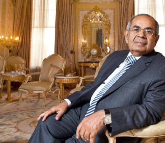 Nalazio se na čelu najbogatije britanske porodice, umro u 85. godini: Njegov život ostavlja bez daha Nalazio se na čelu najbogatije britanske porodice, umro u 85. godini: Njegov život ostavlja bez daha