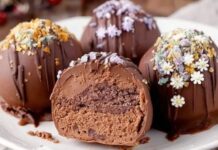 NEĆETE VJEROVATI KOLIKO JE LAKO NAPRAVITI OVE PRAZNIČNE KUGLICE! moji izbirljivci ih ZACAS pojedu, a savršena su praznična poslastica za svako druženje NEĆETE VJEROVATI KOLIKO JE LAKO NAPRAVITI OVE PRAZNIČNE KUGLICE! moji izbirljivci ih ZACAS pojedu, a savršena su praznična poslastica za svako druženje