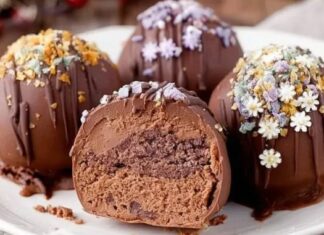 NEĆETE VJEROVATI KOLIKO JE LAKO NAPRAVITI OVE PRAZNIČNE KUGLICE! moji izbirljivci ih ZACAS pojedu, a savršena su praznična poslastica za svako druženje NEĆETE VJEROVATI KOLIKO JE LAKO NAPRAVITI OVE PRAZNIČNE KUGLICE! moji izbirljivci ih ZACAS pojedu, a savršena su praznična poslastica za svako druženje