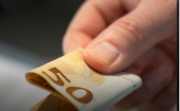 Nema baš para u kućI? Samo stavite novčanicu na ovo mjesto I gledajte kada novac krene da se gomila… Nema baš para u kućI? Samo stavite novčanicu na ovo mjesto I gledajte kada novac krene da se gomila…