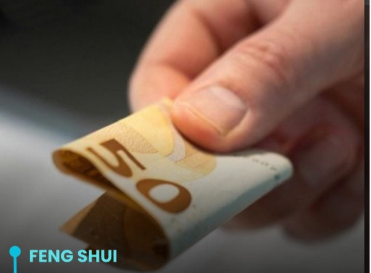 Nema baš para u kućI? Samo stavite novčanicu na ovo mjesto I gledajte kada novac krene da se gomila… Nema baš para u kućI? Samo stavite novčanicu na ovo mjesto I gledajte kada novac krene da se gomila…