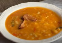 Originalni recept za vojnički pasulj iz JNA: Tajna je u jednom sastojku koji menja sve Originalni recept za vojnički pasulj iz JNA: Tajna je u jednom sastojku koji menja sve