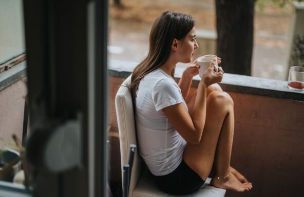 “Otišla sam kod komšinice da joj kucam na vrata zbog glasne muzike, a ona mi je u inat samo još više pojačala: Sa merakom sam joj se osvetila u 6 ujutru” "Otišla sam kod komšinice da joj kucam na vrata zbog glasne muzike, a ona mi je u inat samo još više pojačala: Sa merakom sam joj se osvetila u 6 ujutru"