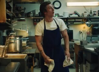 Ova bela majica prodala se u više od 70.000 primeraka, zašto o njoj niko ne priča Ova bela majica prodala se u više od 70.000 primeraka, zašto o njoj niko ne priča