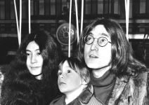 Ovo su poslednje reči Džona Lenona – Dok je umirao izgovorio je samo jedno: Svedočenje ubice nakon 45 godina šokiralo sve Ovo su poslednje reči Džona Lenona - Dok je umirao izgovorio je samo jedno: Svedočenje ubice nakon 45 godina šokiralo sve