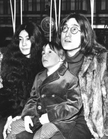 Ovo su poslednje reči Džona Lenona – Dok je umirao izgovorio je samo jedno: Svedočenje ubice nakon 45 godina šokiralo sve Ovo su poslednje reči Džona Lenona - Dok je umirao izgovorio je samo jedno: Svedočenje ubice nakon 45 godina šokiralo sve