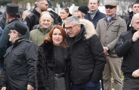 Ovoj ženi su Ceca i Arkan najviše verovali, a evo šta je sve morala da radi za njih, bila im na raspolaganju 24h: Ima život koji ostavlja bez teksta Ovoj ženi su Ceca i Arkan najviše verovali, a evo šta je sve morala da radi za njih, bila im na raspolaganju 24h: Ima život koji ostavlja bez teksta