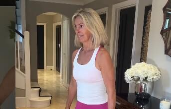 Petra je u 57. smršala 14 kilograma u menopauzi: 3 najobičnije namirnice su promenile njen život Petra je u 57. smršala 14 kilograma u menopauzi: 3 najobičnije namirnice su promenile njen život