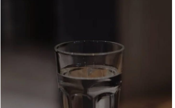 Pijte vodu sa malo ovog začina svako jutro i samo gledajte kako se salo brzo topi Pijte vodu sa malo ovog začina svako jutro i samo gledajte kako se salo brzo topi