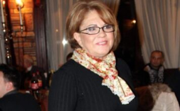 POGLEDAJTE UNUKU ŠEMSE SULJAKOVIĆ! Fanovi poručuju: “Ista nana!” POGLEDAJTE UNUKU ŠEMSE SULJAKOVIĆ! Fanovi poručuju: “Ista nana!”