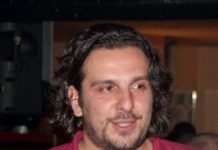 Posle Marinkove smrti saznalo se zašto je doktorima zabranio da Dubravki kažu išta o bolesti: Kuma je zavetovao na veliki čin i umro nakon 20 dana Posle Marinkove smrti saznalo se zašto je doktorima zabranio da Dubravki kažu išta o bolesti: Kuma je zavetovao na veliki čin i umro nakon 20 dana