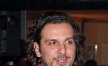 Posle Marinkove smrti saznalo se zašto je doktorima zabranio da Dubravki kažu išta o bolesti: Kuma je zavetovao na veliki čin i umro nakon 20 dana Posle Marinkove smrti saznalo se zašto je doktorima zabranio da Dubravki kažu išta o bolesti: Kuma je zavetovao na veliki čin i umro nakon 20 dana